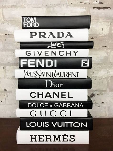 Cadre Dior Prada Chanel 